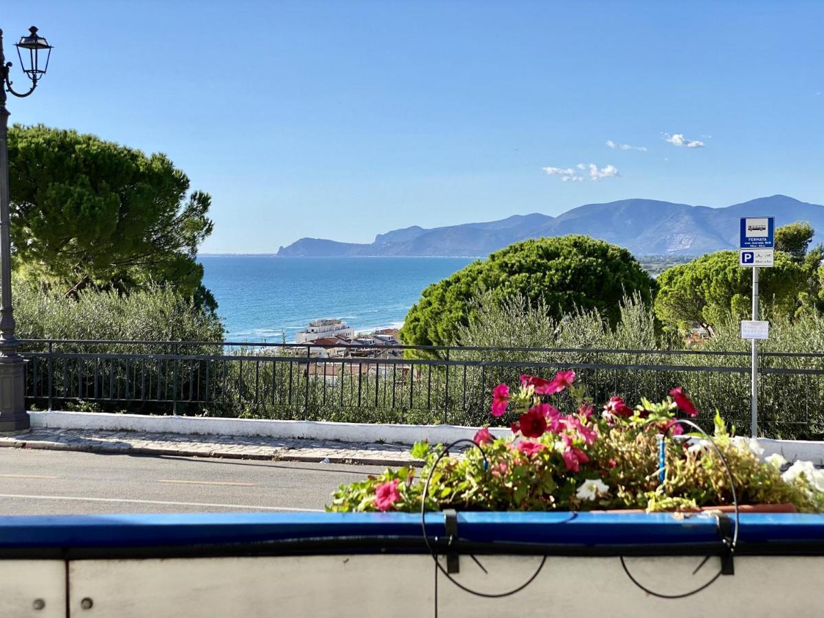 Holidaycasa Mike - Con Terrazzo Vista Mare Sperlonga Kültér fotó