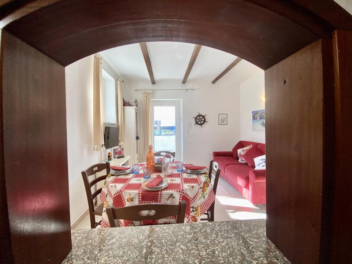 Holidaycasa Mike - Con Terrazzo Vista Mare Sperlonga Kültér fotó