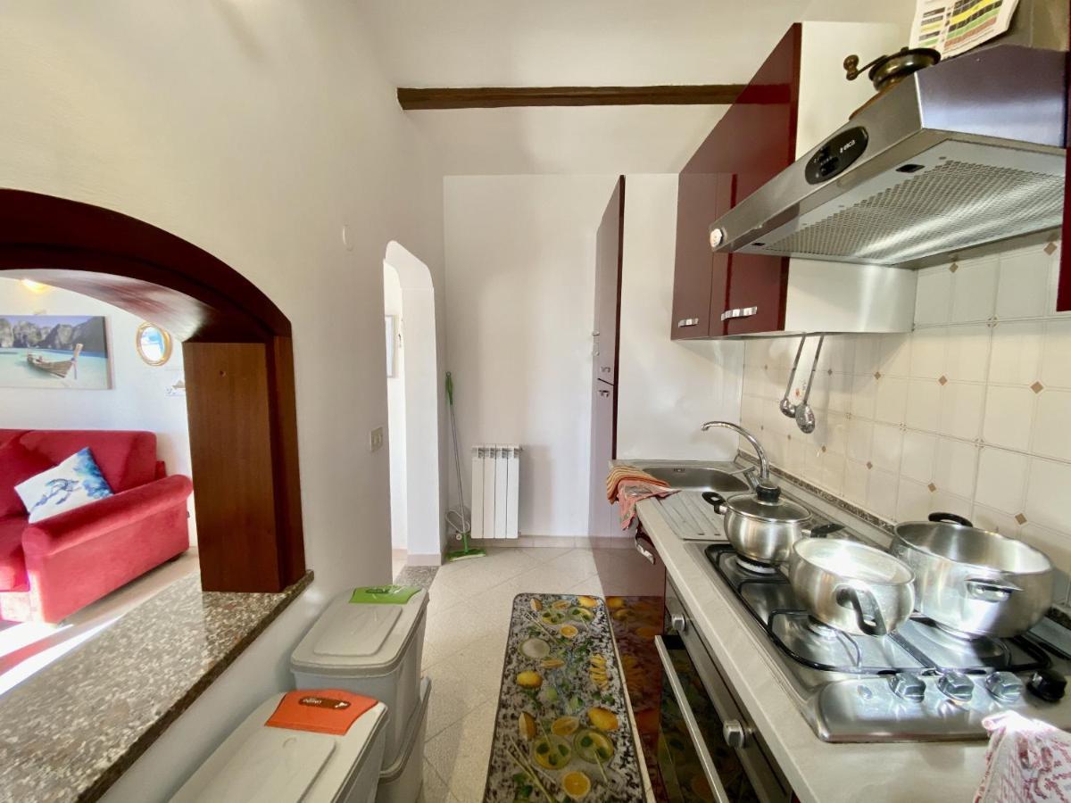 Holidaycasa Mike - Con Terrazzo Vista Mare Sperlonga Kültér fotó