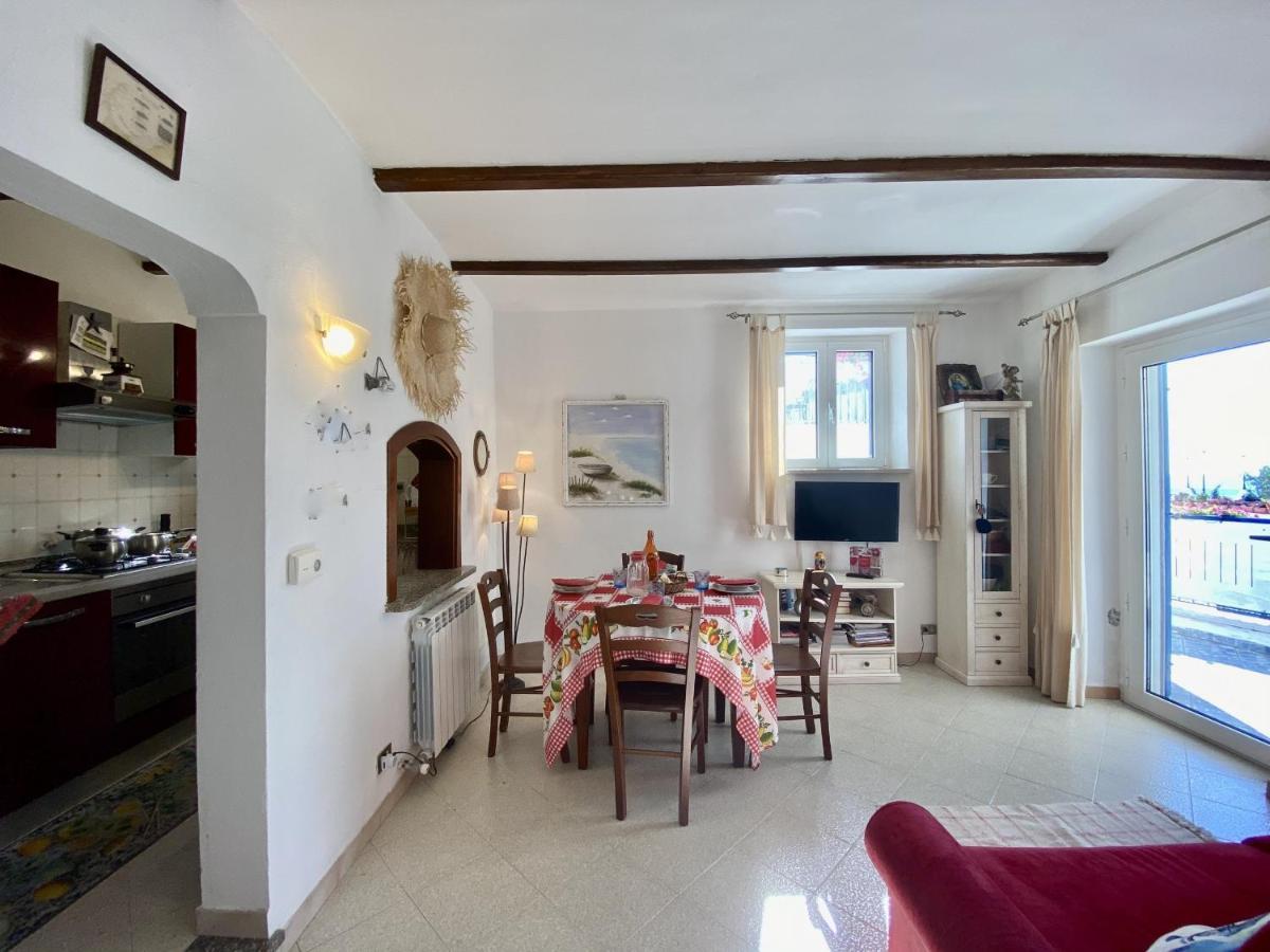 Holidaycasa Mike - Con Terrazzo Vista Mare Sperlonga Kültér fotó