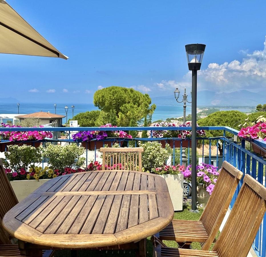 Holidaycasa Mike - Con Terrazzo Vista Mare Sperlonga Kültér fotó