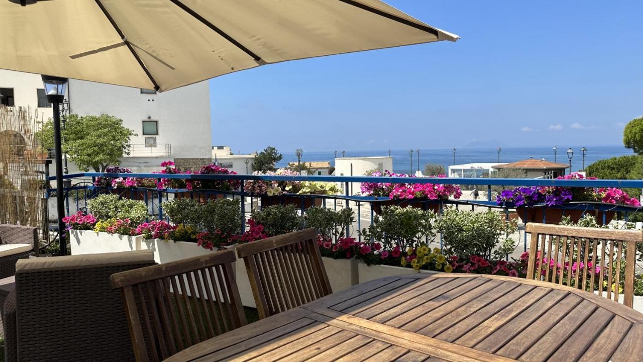 Holidaycasa Mike - Con Terrazzo Vista Mare Sperlonga Kültér fotó
